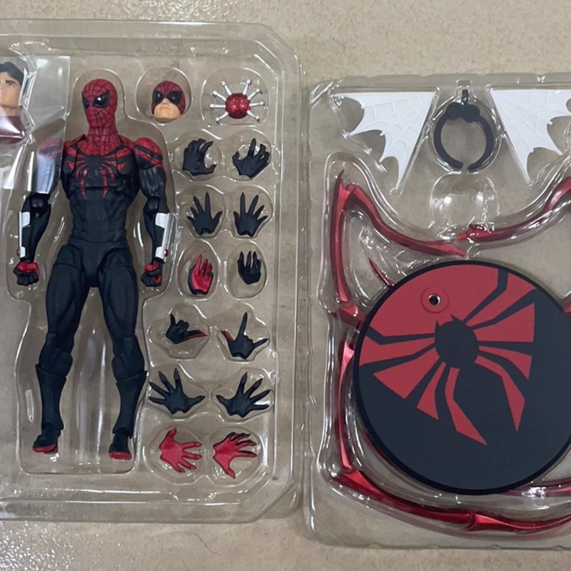 Hot Toys Superior Spider-Man M - Model Kit Spiderman recensie en prijs